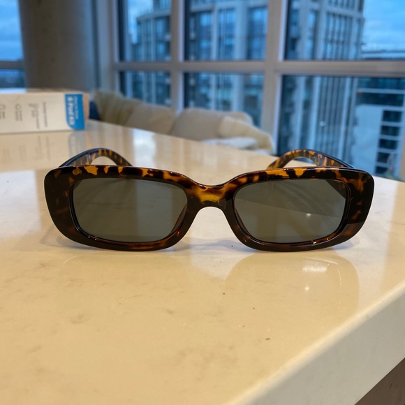 NEW Tortoise Shell design sunglasses - Picture 4 of 4
